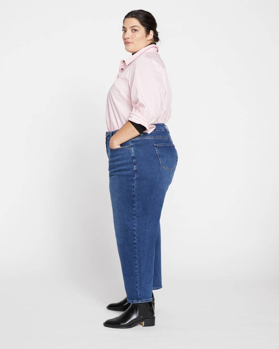 Levis High-Waisted Mom jean Shorts (18W) 38 waist Amazing Blue-High Rise  NWT